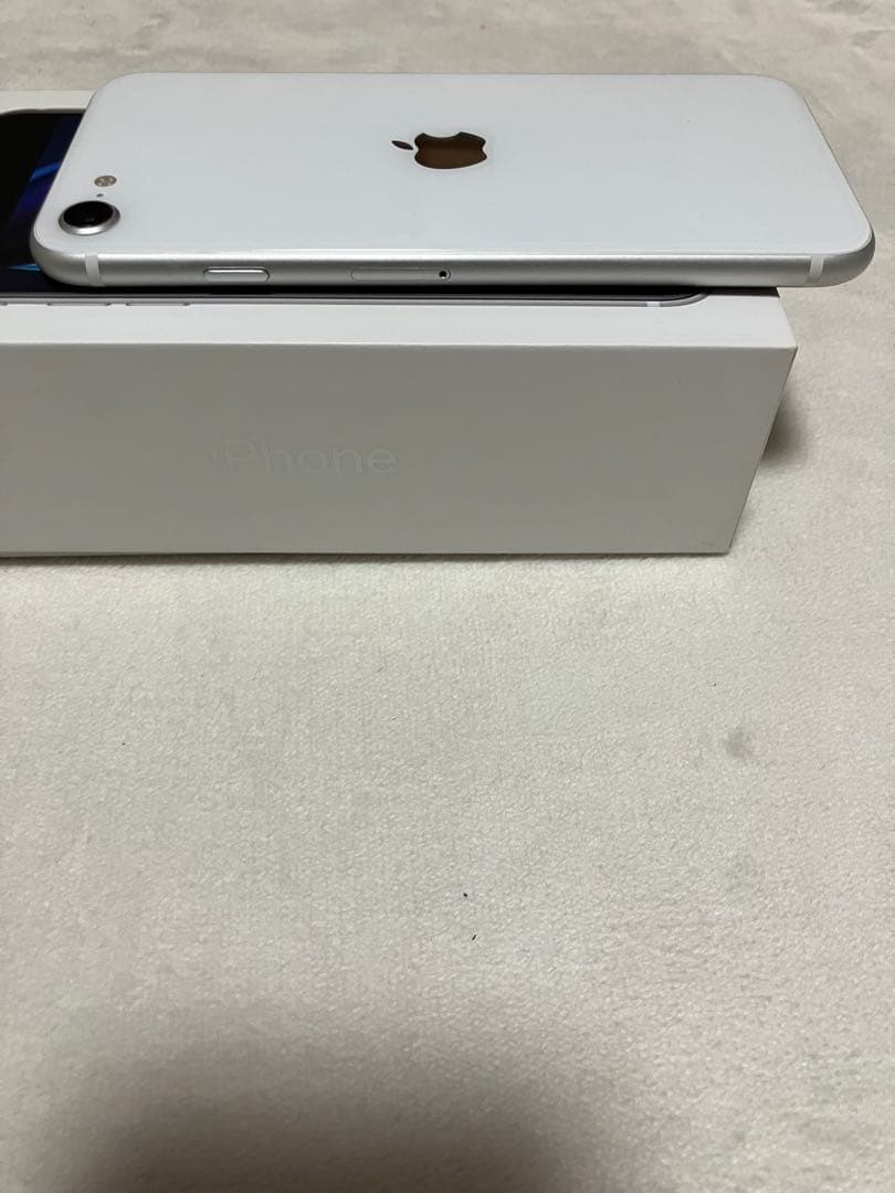 iPhone SE（第2世代） 64GB ホワイト
