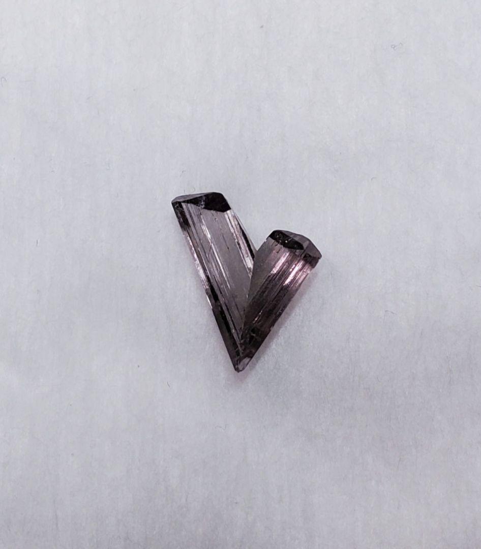 ダイアスポア　原石　双晶