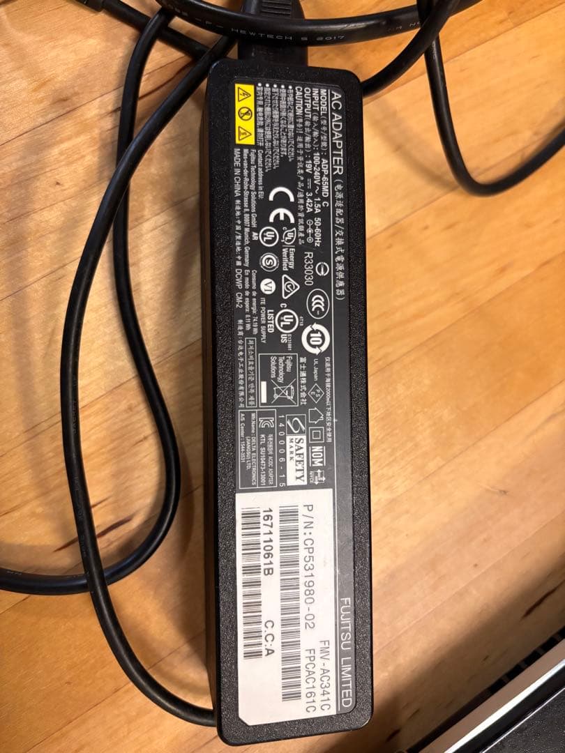 富士通 LIFEBOOK SH90/M ノートPC シルバー