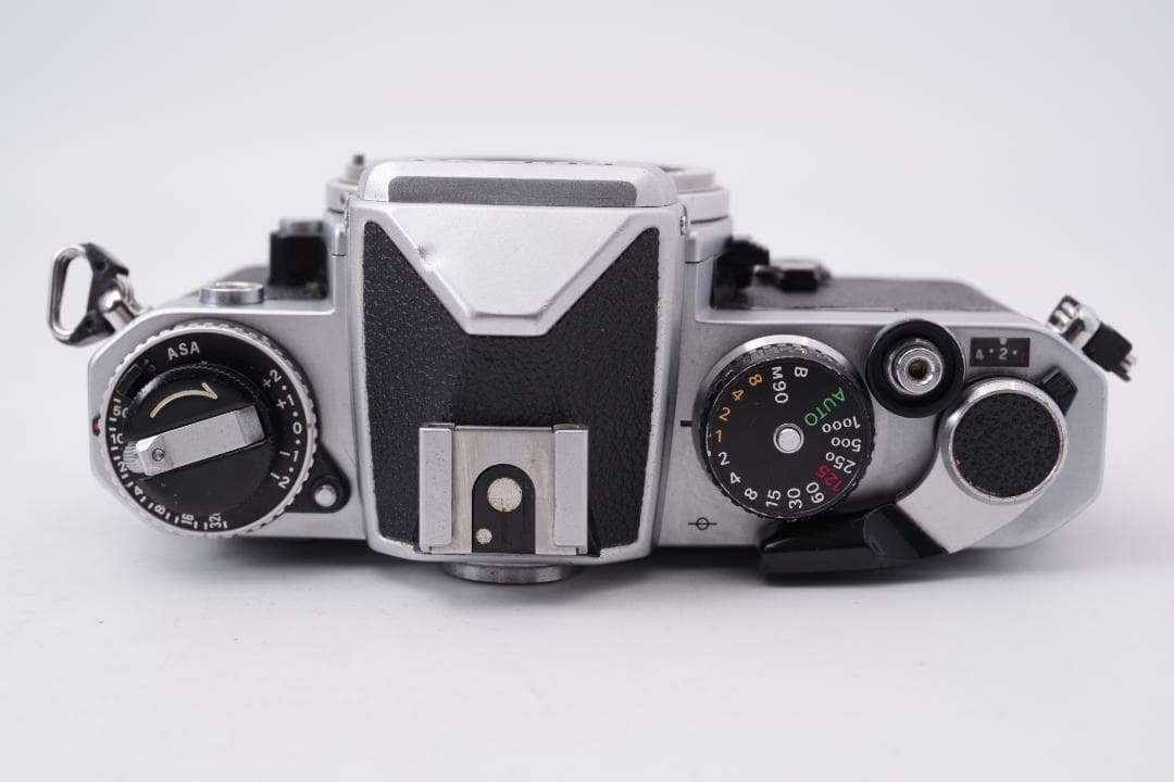 Nikon FE 説明書、ストラップ付き
