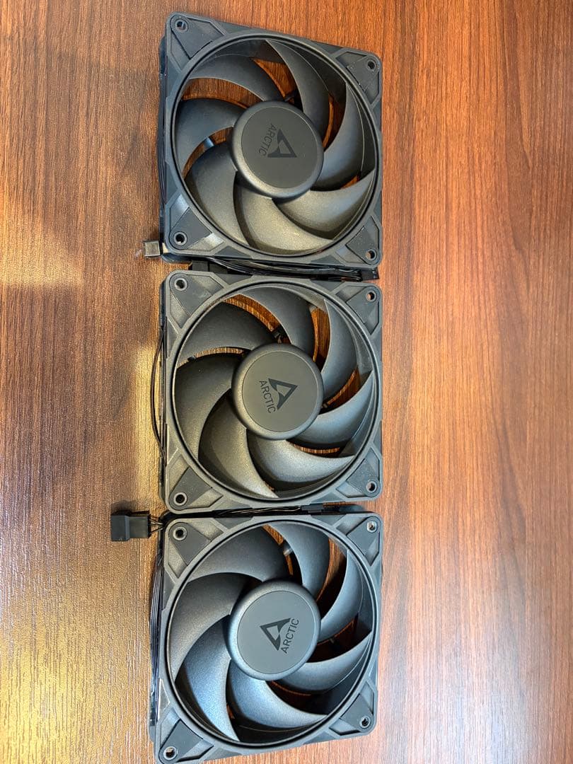 THERMALRIGHT FROZEN PRISM 360＋ケースファン3個