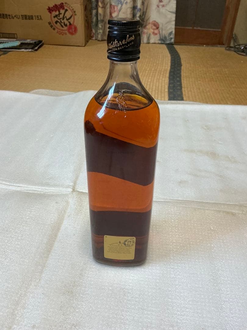 ジョニーウォーカー／ブラックラベル【古酒・中国税関印付き　未試飲】。