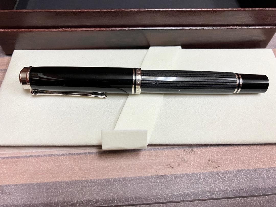 美品 ペリカン スーべレーン M805 ブラックストライプ 18金 750
