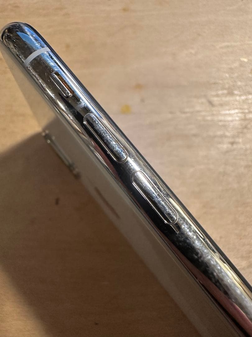 Apple iPhone Xs 64GB 画面と電池非正規のものに11月交換済