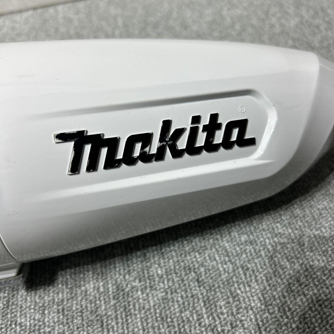 マキタ 充電式クリーナー CL108FD 中古品