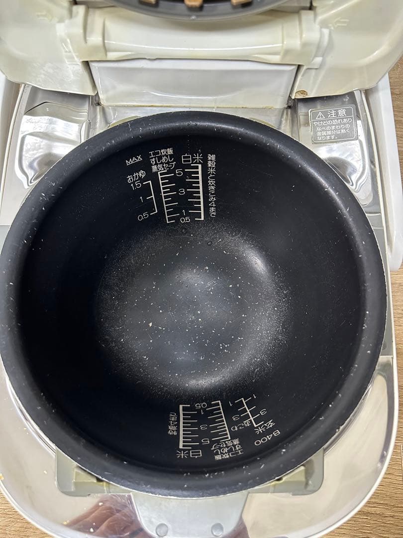 ZOJIRUSHI 圧力IH炊飯ジャー　極め炊きNP-WA10 2013年製