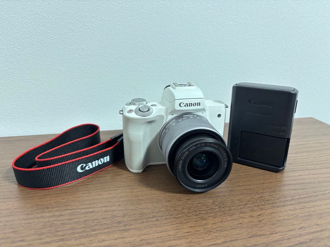 Canon EOS kiss M(新品SDカード64GB付)