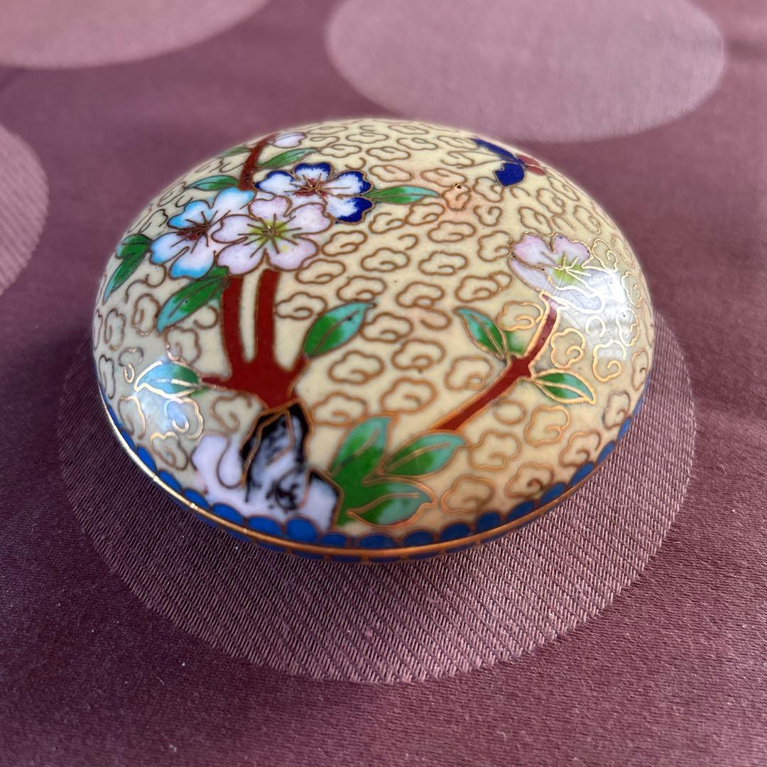 中国骨董景泰藍【七宝焼梅蝶紋大き目ご香合】美しい未使用品　希少貴重