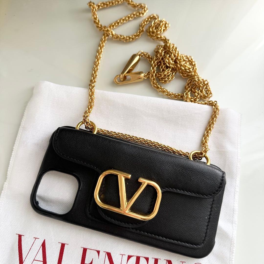 お買い得品　VALENTINO ブラック iPhoneケース チェーン付き