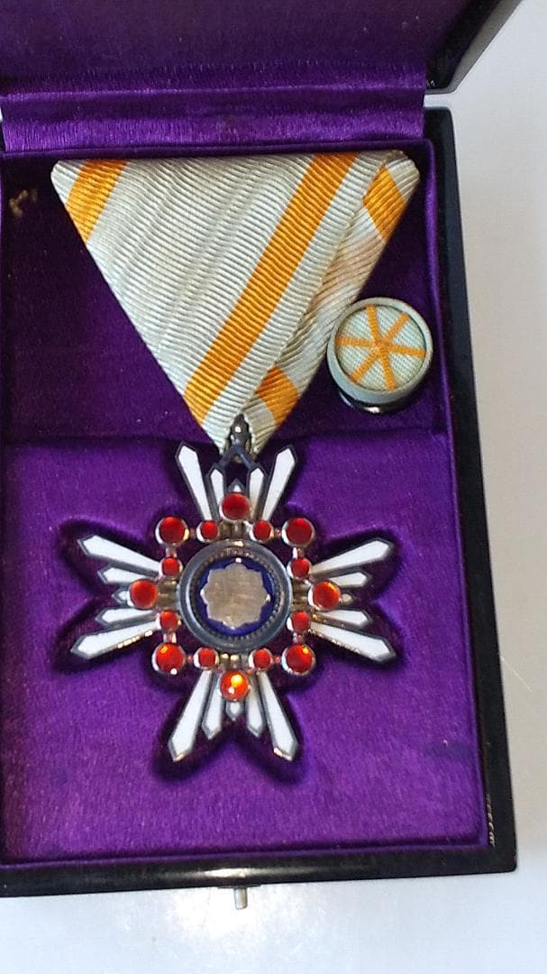 希少品 勲六等瑞宝章 勲章 ミリタリー ミリタリーグッズ 旧日本軍 美品 です。
