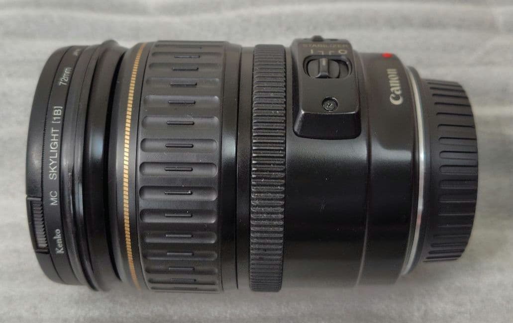 Canon　EF28-135mm F3.5-5.6 IS USM　ズームレンズ