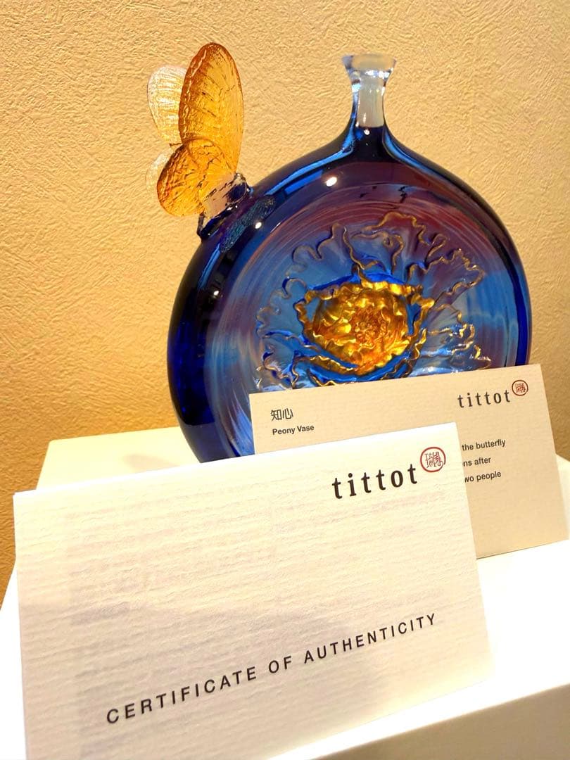 Tittot 琉園　台湾ガラス工房　ガラス工芸品　牡丹と蝶