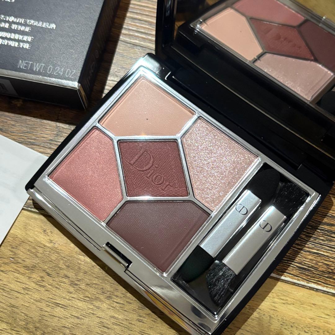 Diorサンククールクチュール1947アイシャドウパレット