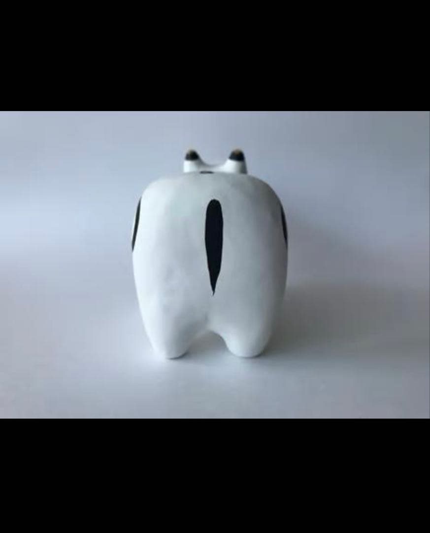 新品未開封メルカリ便　ひげべこ　シュルレアリスム　ダリ　諸橋近代美術館