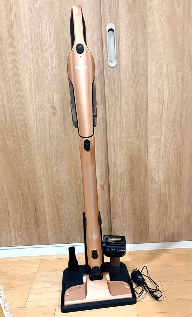 Shark 充電式サイクロンスティッククリーナー CH966JLC