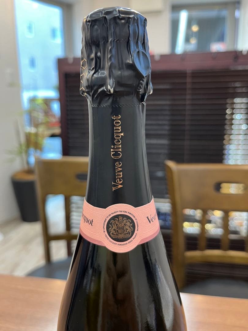 新品未開封　ヴーヴクリコ ローズラベル シャンパン750ml 箱無し