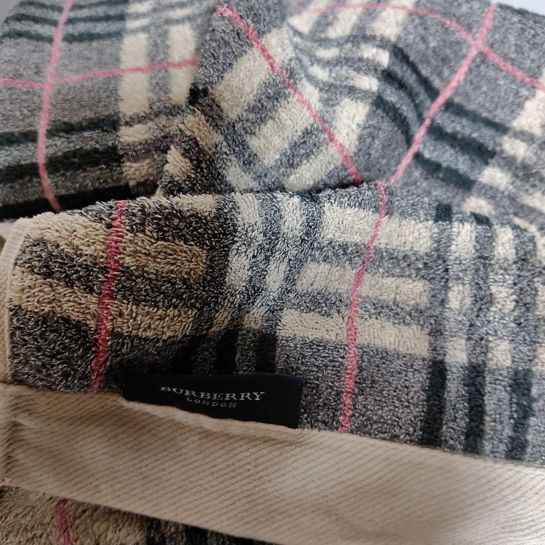 バーバリー・BURBERRYのバスタオルです。大判です。