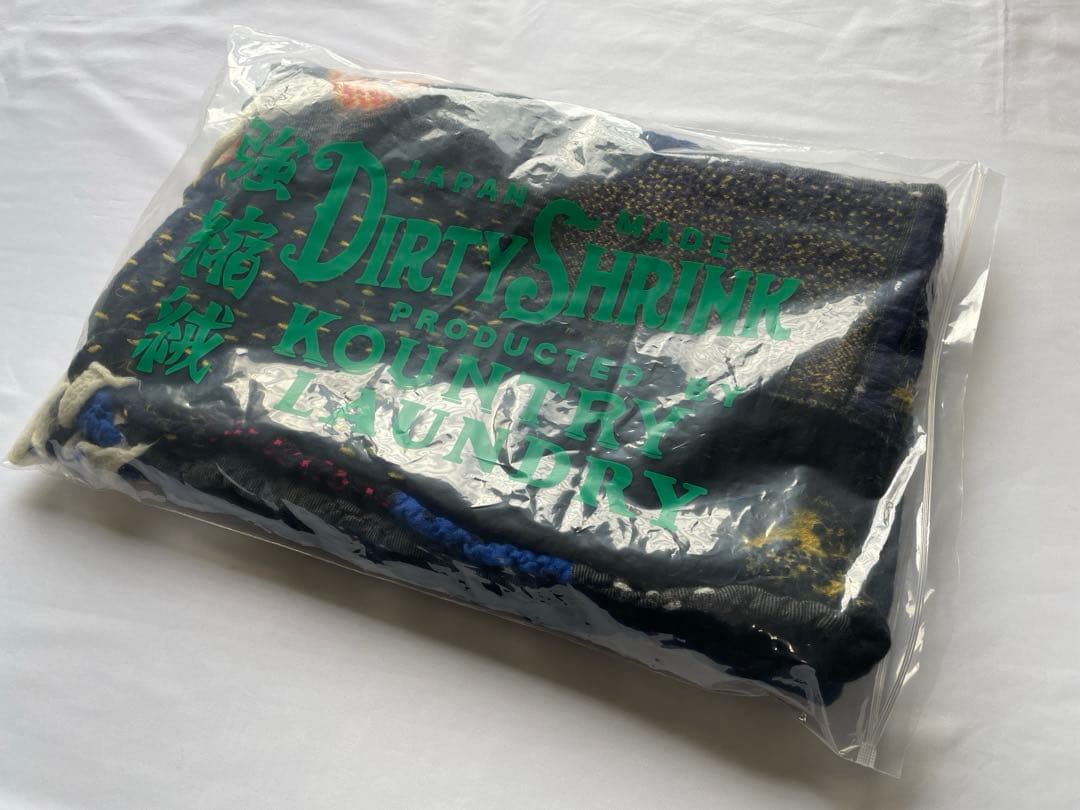 新品未使用　 縮絨ウール 宇宙ギャベマフラー/ブラック