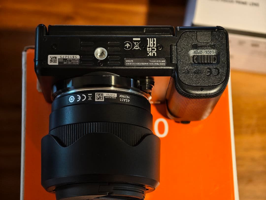 ソニー ZV-E10とViltrox 35mm F1.8レンズのセット