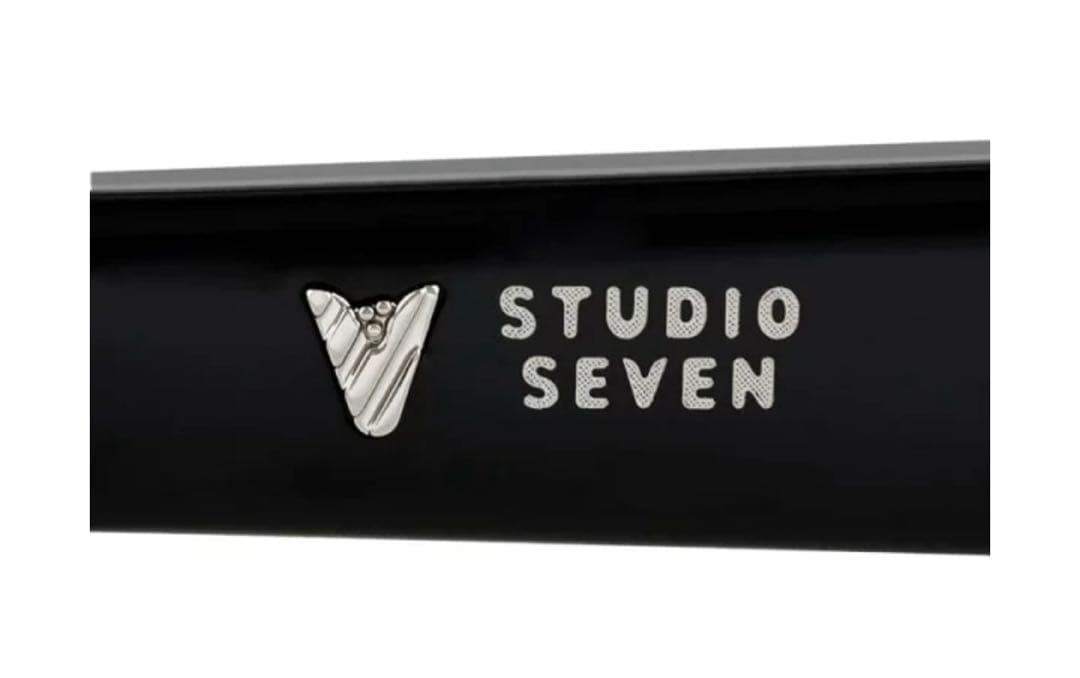 ZOFFの黒縁メガネ(スタジオセブン)＋プレミアムハードレンズ