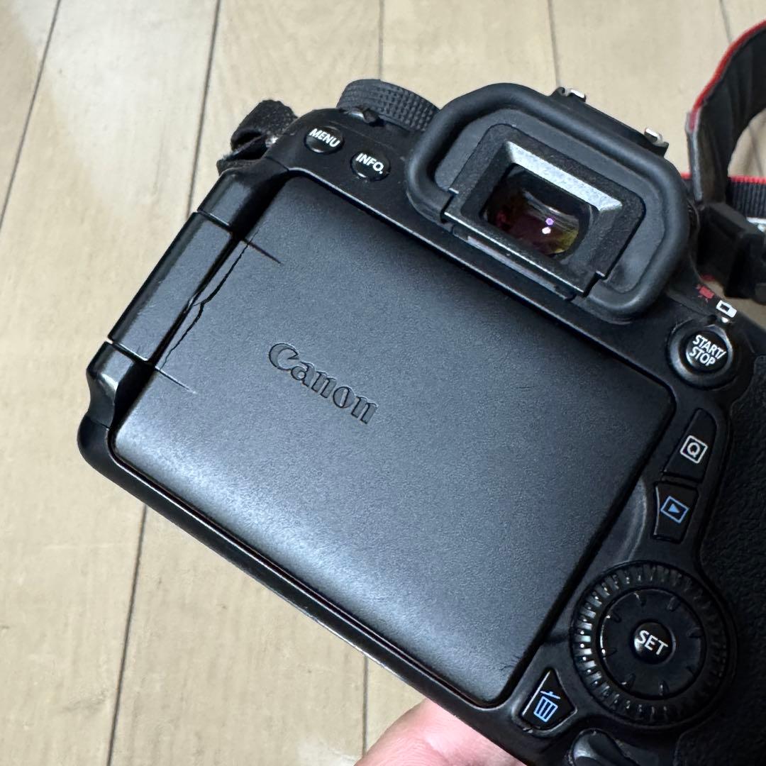 Canon EOS 70D 一眼レフカメラ　レンズ