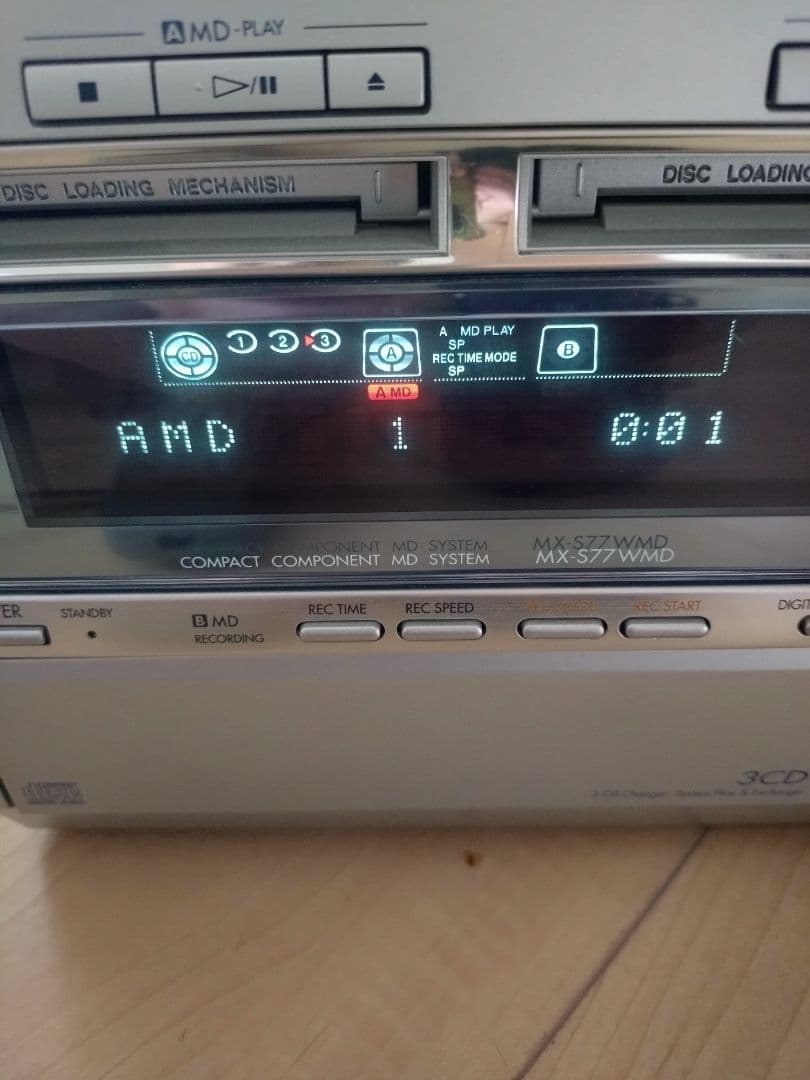 ビクター　コンポ　3枚CDチェンジャー・ダブルMD搭載　CA-MXS77WMD