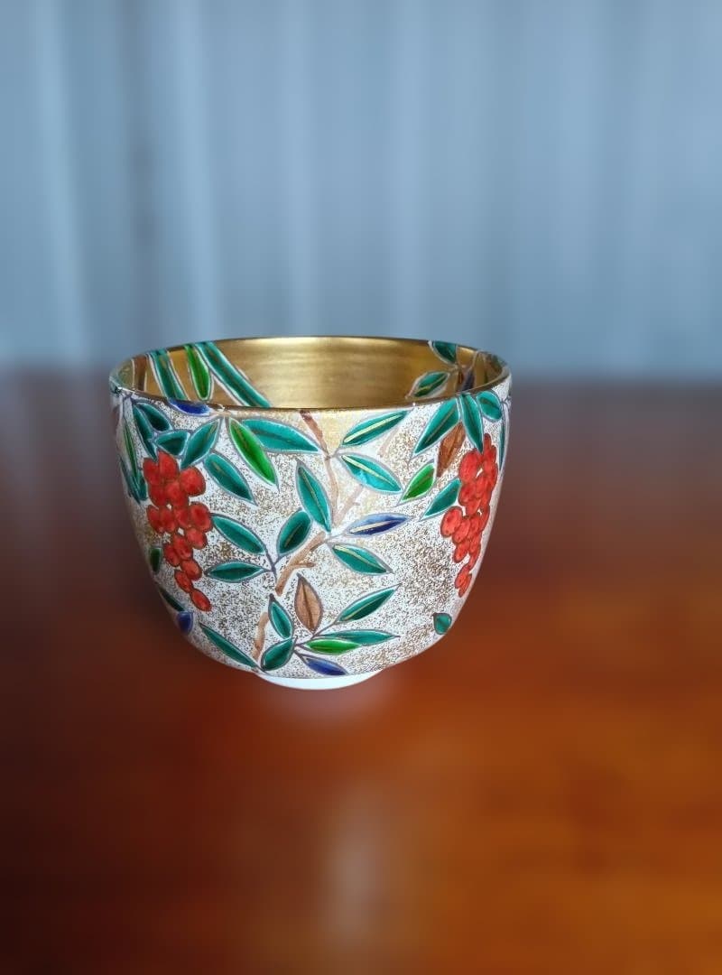 抹茶茶碗（金彩水仙南天）