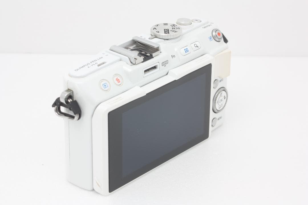 OLYMPUS PEN Lite E-PL6 ボディ ホワイト #378c