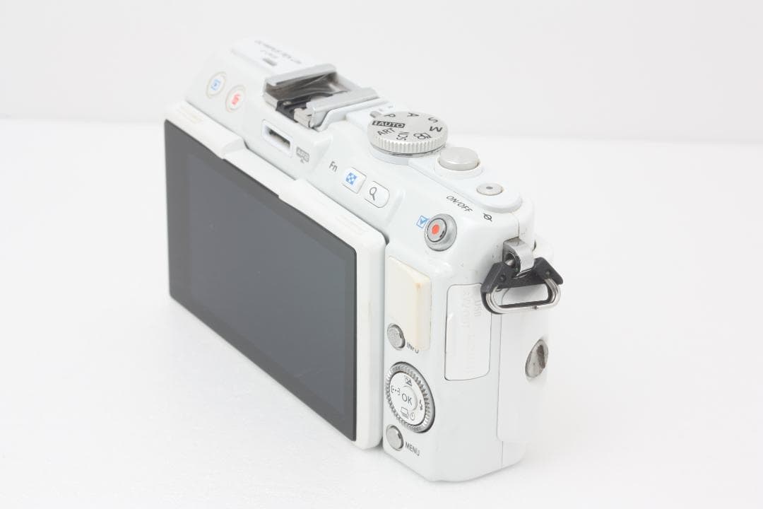 OLYMPUS PEN Lite E-PL6 ボディ ホワイト #378c
