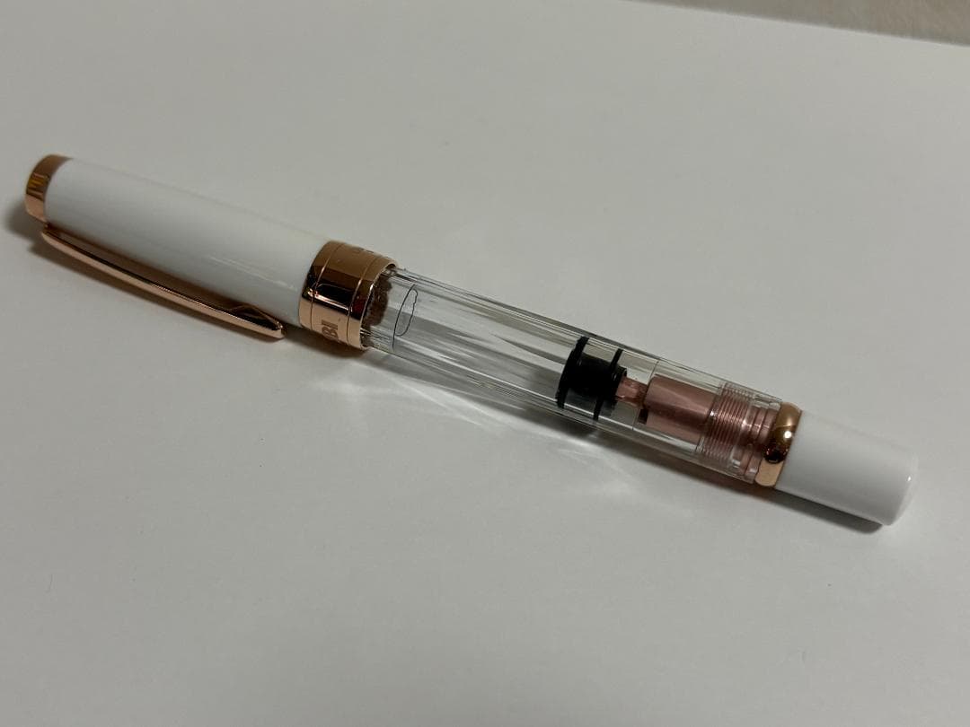 万年筆「ツイスビー　ダイヤモンド580 ホワイトローズゴールド（F字）」