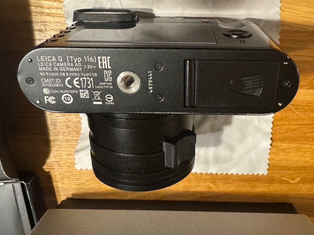 Leica Q 難あり(撮影に影響はありません)