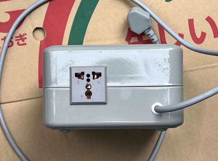 電圧変換器 110V➡️220V 2000VA